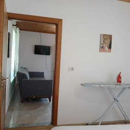 Sunny * Gjirokastër